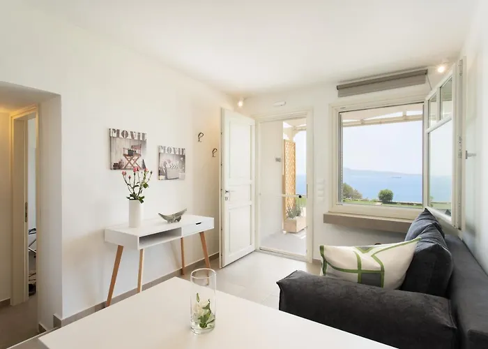 公寓 Itis - Elegant Ground Floor With Terrace & Great View Neápolis