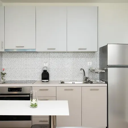 Itis - Elegant Ground Floor With Terrace & Great View *